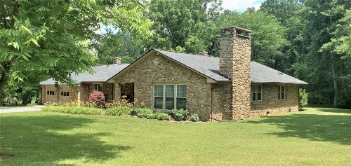 Amos`s Willow Bend Stone Cottage image 2